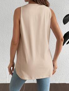 SHEIN Top sin mangas de embarazo de unicolor con bajo curvo, para uso diario y casual en verano - Camel - Ver 2