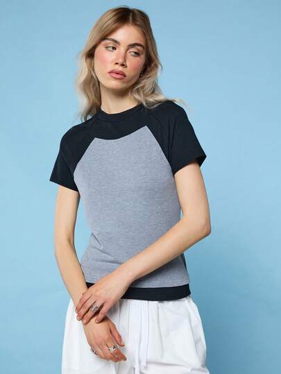 COUREZ Camiseta acortada de manga corta / Conjuntos de primavera Y2K para mujeres Tops grises lindos para mujeres para salir Atuendos casuales de regreso a la escuela Tops de verano Atuendos de verano