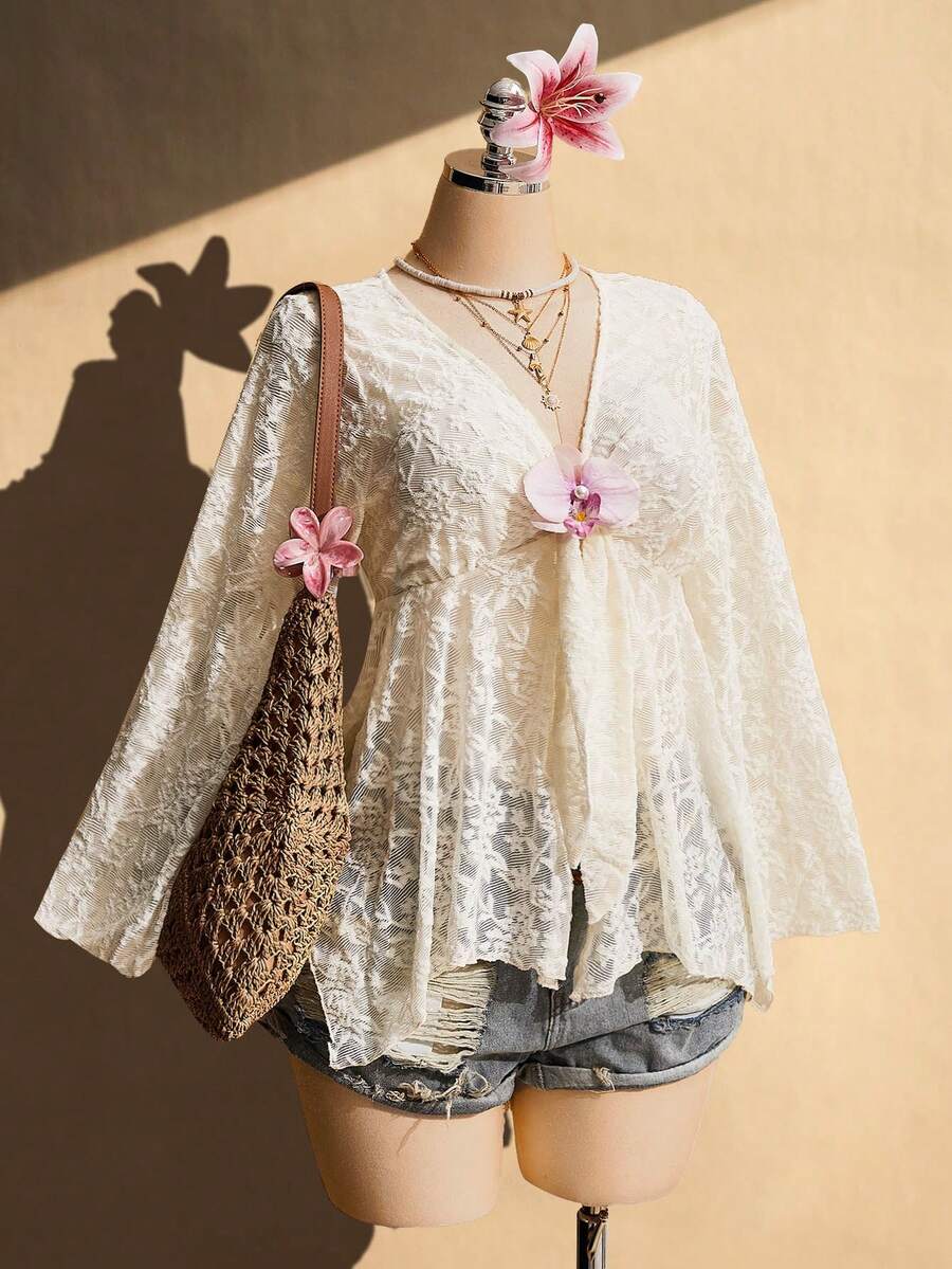 SHEIN ICON 大码V领不对称下摆喇叭袖针织提花上衣,仙女风,复古Y2K喇叭袖衬衫 - 米色 - 查看 1