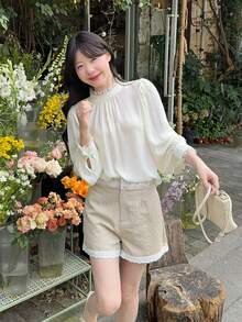 DAZY 女士刺绣系带背心、长袖衬衫和蕾丝边短裤两件套 - 杏色 - 查看 3