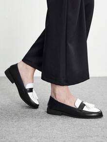 CUCCOO BIZCHIC Women's Fashion Flower Ear Casual Flat Shoes - Black and White - View 4