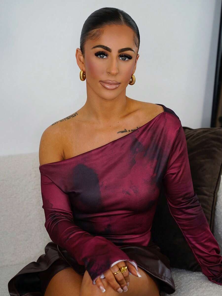 SAYEHFBABY 优雅浪漫的酒红色扎染露肩长袖上衣 - 复古富贵风格秋冬女士派对服饰，完美适用于约会、情人节、夜店、婚礼和鸡尾酒会。 - 彩色 - 查看 1