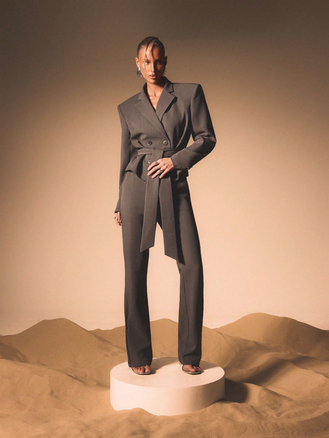 KIZN Blazer doppiopetto con cintura e revers