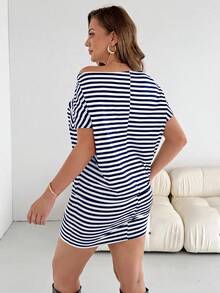 SHEIN Essnce 大码女式休闲连衣裙，露肩连衣裙，夏季女式连衣裙，蓬蓬裙，条纹连衣裙 - 藏蓝色 - 查看 2