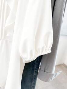 GlowEve CURVE 大码女式纯色圆领灯笼袖荷叶边下摆拼接宽松衬衫 - 白色 - 查看 6