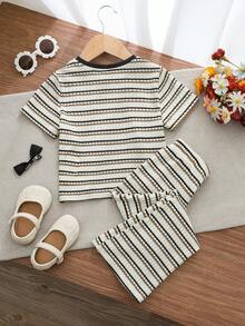 Cozy Pixies 女童条纹针织柔软圆领短袖套头衫和松紧腰裤两件套 - 杏色 - 查看 2