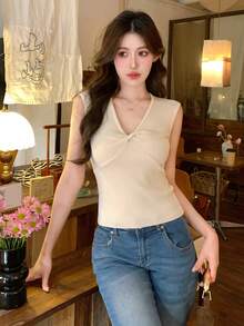 DAZY 女士设计感法式V领短袖薄针织衫，百搭优雅针织上衣 - 杏色 - 查看 7