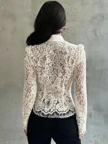 Firerie 女士白色蕾丝黑色纽扣腰长袖衬衫，复古宫廷风上衣，新款中国风衬衫，白色蕾丝长袖衬衫，半透明蕾丝上衣，适合春、夏、秋季穿着，优雅百搭，通勤、约会、派对、婚礼、毕业典礼、演出、音乐会、工作、返校、年会、女士生日等场合。 - 米色 - 查看 2