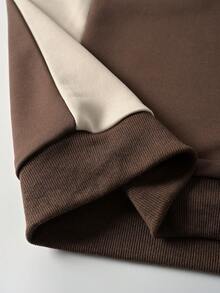 Manfinity Roghcode Sweatshirt Kasual Pria Lengan Panjang Raglan Leher Bulat Warna Kontras Cokelat, Kaos Grafis Cokelat, Sweatshirt Cokelat, Jersey Cokelat untuk Pria - MultiWarna - View 6