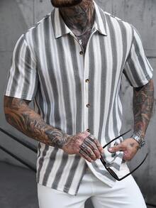Manfinity Mode Men's Knitted Vertical Striped Textured Casual Vacation Short Sleeve Shirt - Multicolor - View 1