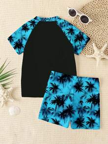 SHEIN 男童休闲宽松圆领短袖T恤短裤泳装套装，适合夏季穿着。经典的清爽热带棕榈树图案印花，适合冲浪、游泳、度假和海滩活动。 - 彩色 - 查看 3