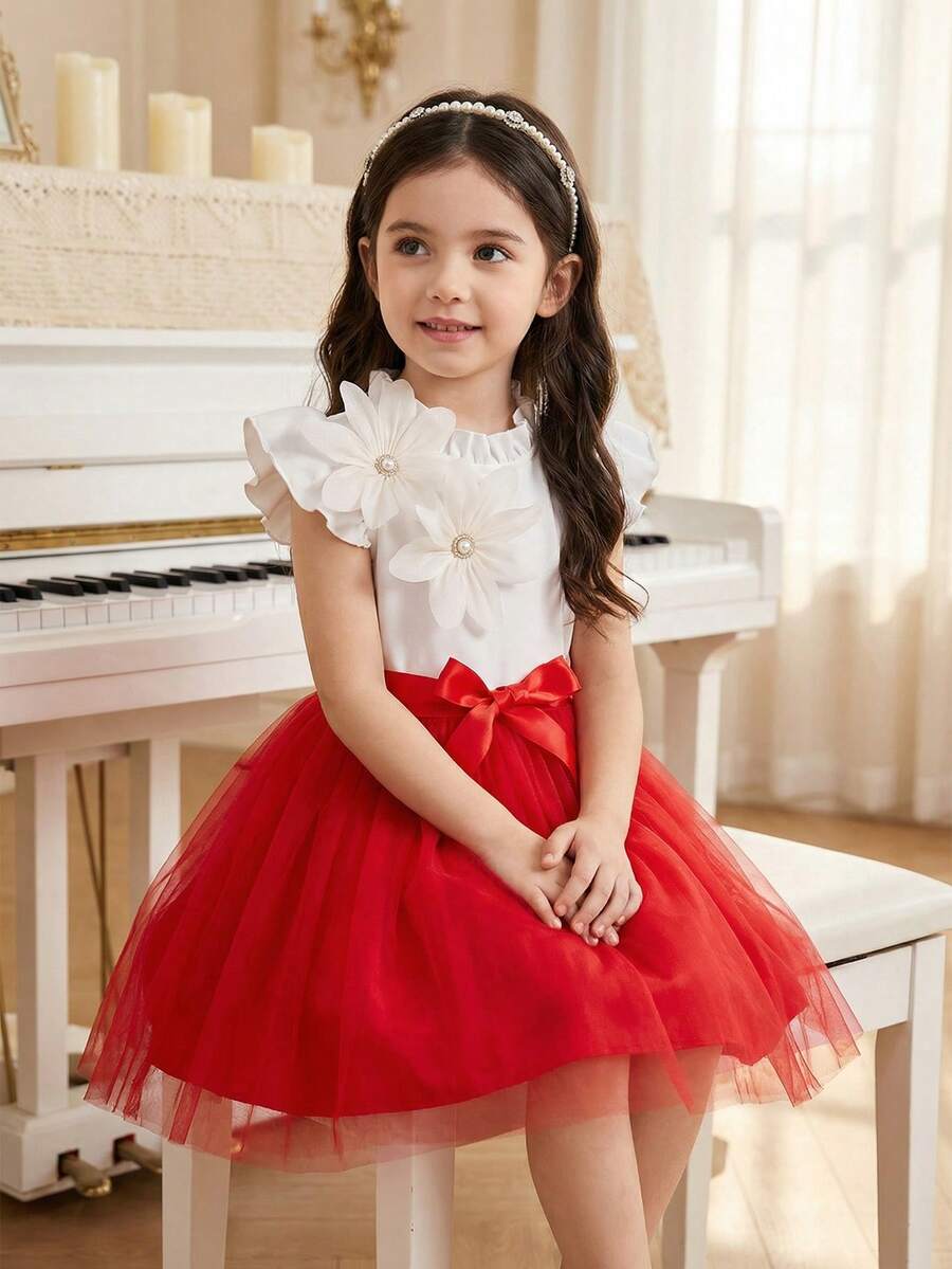 女童甜美公主风红白撞色荷叶袖连衣裙,饰有3D立体花朵和珍珠,配蝴蝶结腰带和薄纱,适合生日派对、聚会、日常穿着,春夏皆宜。 - 紅色 - 查看 1