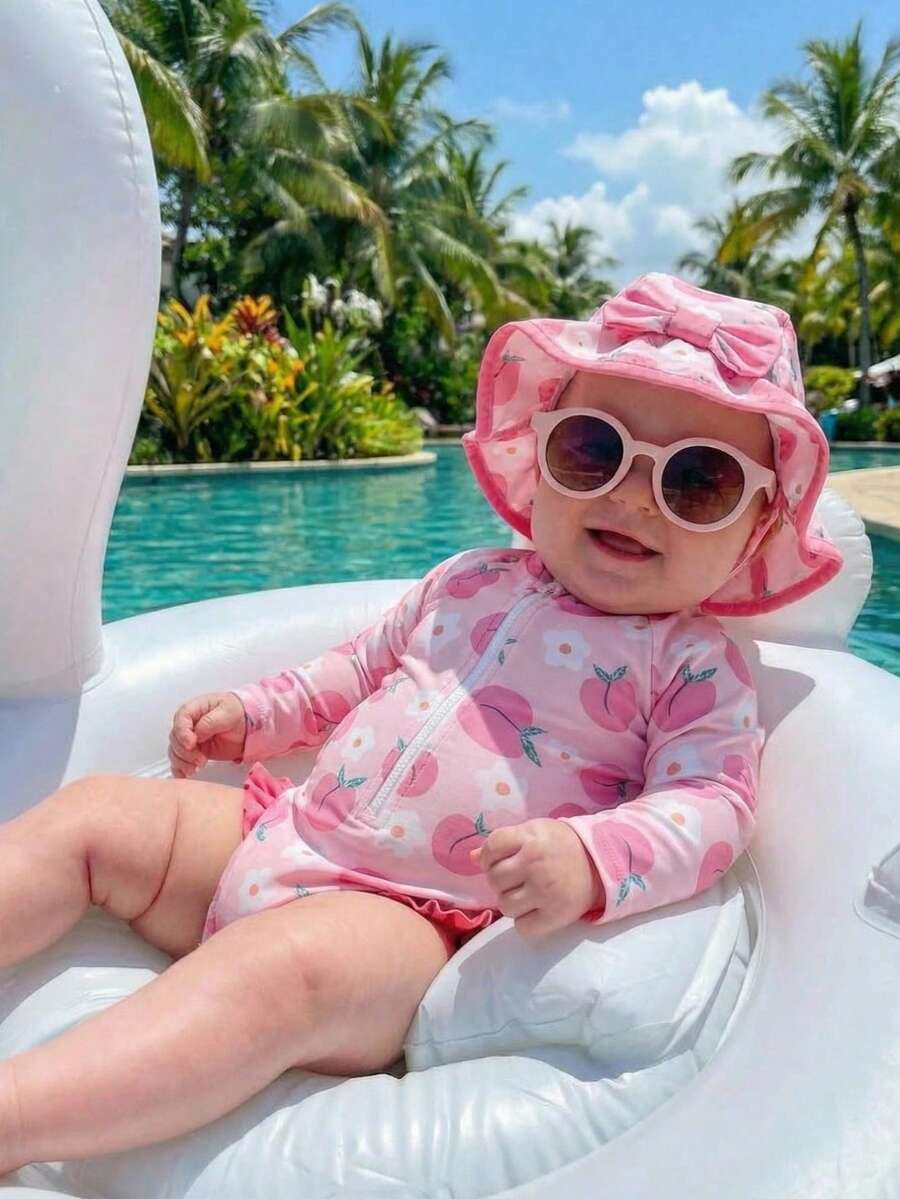 SHEIN Traje de baño de una pieza con mangas raglán, volantes y estampado de melocotón para niña, ideal para vacaciones en la playa - Multicolor - Ver 1