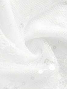 lacRébo Áo sơ mi trắng ôm dáng với phần thân áo ren, cổ áo và tay áo loe đính sequin, trang phục mùa thu đông dành cho nữ. - trắng - Xem 9