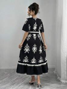 Momance Elegant Maternity V-Neck Short Sleeve Allover Print Dress For Summer - Black - View 2