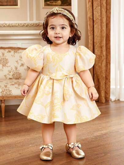 SHEIN Glamorique Kids 女婴优雅提花蝴蝶结装饰泡泡袖派对连衣裙，夏季