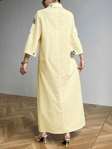 Al Najma Vestido largo casual con cuello y bordado de ojales - Amarillo - Ver 2