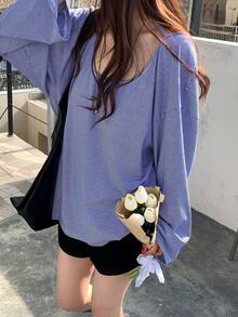 DAZY Áo thun dài tay nữ màu xanh sọc, hở lưng, dáng rộng - Màu xanh lam - Xem 1