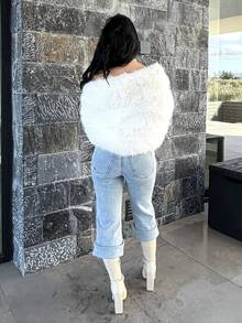 Vassilux 优雅女士蓬松披肩，冬季节日派对服装 - 白色 - 查看 2