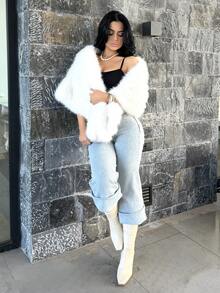 Vassilux 优雅女士蓬松披肩，冬季节日派对服装 - 白色 - 查看 5