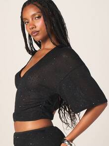 MISSGUIDED Sparkly Deep V-Neck Crop Top With Ruched Side Details And Three Quarter Sleeves For Evening Parties And Night Out - Black - View 2