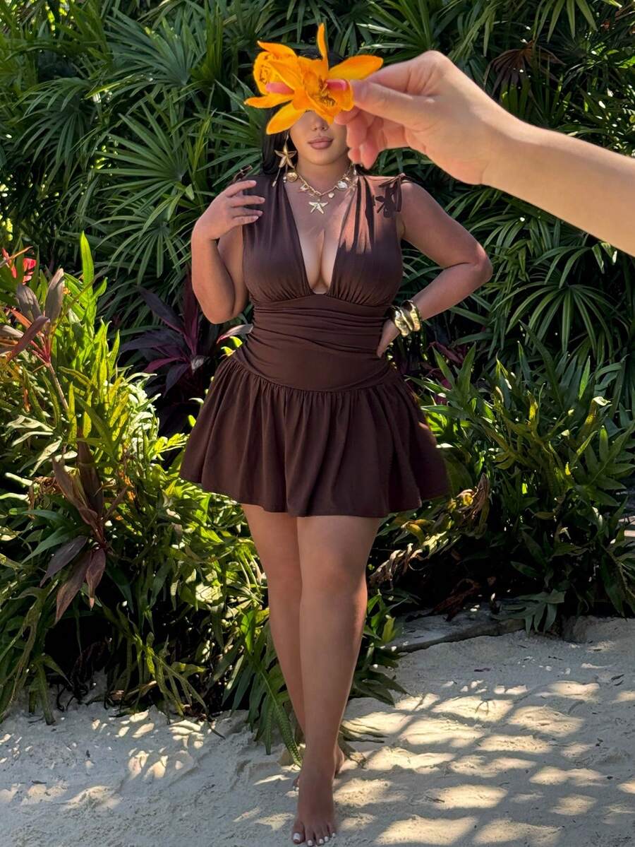 Coolane 女士加大码春夏深V领修身迷你裙，双层裙摆，度假/街头风格。 - 杏色 - 查看 1