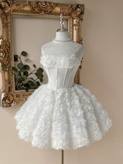 Vowa 优雅的南法贵族风露肩3D刺绣双层领奶油色缎面鱼骨纹装饰A字短裙，适合节日、婚礼、晚宴、音乐会、商务活动、网红活动、新娘礼物等场合。