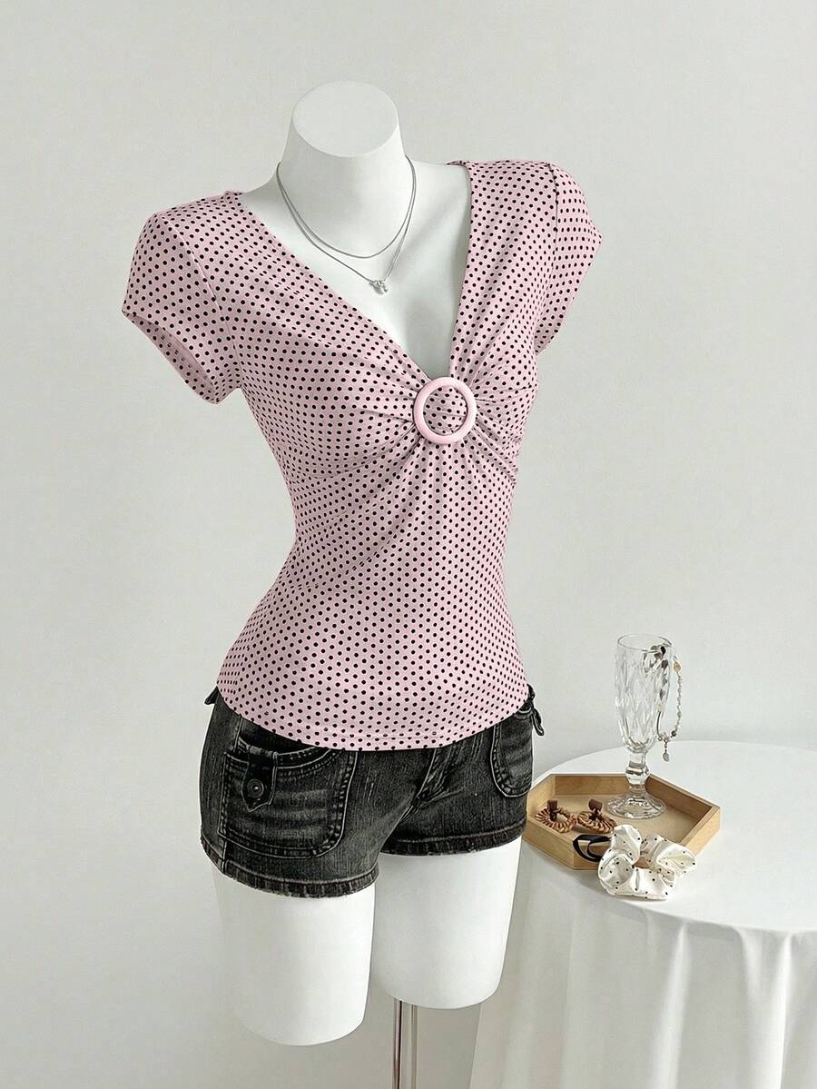 Elamini Áo thun nữ cổ chữ V sâu, chi tiết nhún bèo và họa tiết chấm bi dệt kim. - Hồng - Xem 1