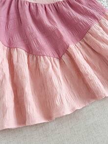 SHEIN Vestido Rosa de Retalhos em 3 Camadas para Bebês Meninas, Saia de Bolo com Bainha Franzida Contrastante, Vestido Casual de Princesa Fofo e da Moda - Multicolorido - Visão 11