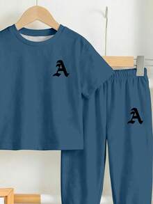 SHEIN Bộ đồ thể thao 2 mảnh cho bé trai, dáng rộng thoải mái, cổ tròn, tay ngắn và quần dài, thích hợp cho mùa xuân/hè, in chữ A tối giản cổ điển. - Nhiều màu - Xem 5