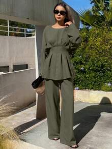 Livesso 女士宽松商务休闲时尚街头风荷叶边腰部设计套头衫搭配直筒裤两件套，优雅的办公室通勤装，适合夏季、秋季、春季穿着。 - 墨綠色 - 查看 3