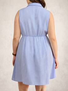 Zelara 女士夏季大码蓝白条纹连衣裙，衬衫领，无袖，复古风格，时尚休闲，适合外出穿着。另有浅蓝色大码连衣裙、衬衫领连衣裙、纽扣连衣裙、春季连衣裙、商务休闲女装、夏季连衣裙、大码连衣裙、女士夏季连衣裙、休闲连衣裙、无袖连衣裙、纽扣连衣裙、条纹连衣裙、休闲女装、野餐装等。S3433 女装系列，包括夏季女装、夏季连衣裙、春季女装等。 - 藍白色 - 查看 2