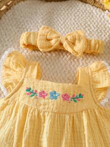 Bộ 2 món gồm váy áo vest cotton thêu hoa mùa hè cho bé gái, viền ren trắng và băng đô cài tóc nơ cùng màu. - Màu vàng - Xem 5