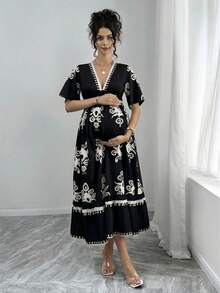 Momance Elegant Maternity V-Neck Short Sleeve Allover Print Dress For Summer - Black - View 4