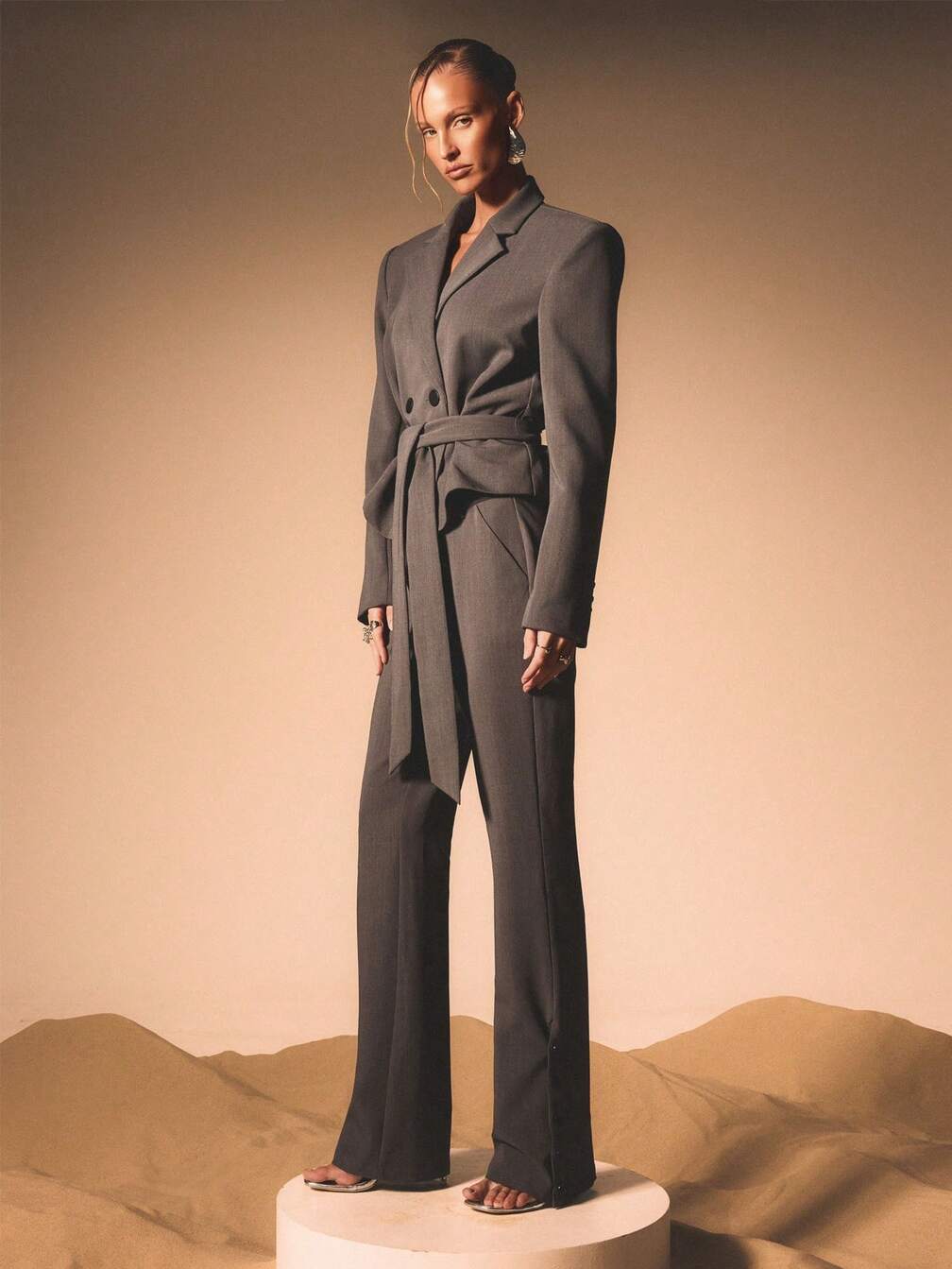 KIZN Professional Button Detail Flare Leg Dress Pants Business Formal Trousers Work Office Attire Fall Winter｜MISSGUIDED