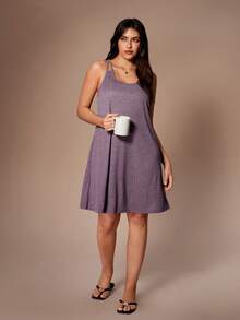 Lazeform Vestido Roxo Minimalista Casual Sem Mangas Plus Size para Mulheres, com Alças Ajustáveis, Tecido de Malha Macio, Adequado para Loungewear ou Uso Externo - Roxo - Visão 3