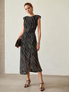 MOTF PREMIUM ĐẦM NỮ XẾP NẾP LÒNG LÊN, HỌA TIẾT ÁNH KIM - màu đen - Xem 8