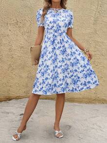 SHEIN Clasi Đầm nữ mùa hè đi biển in hoa, cổ xoắn, tay cánh hoa, thắt eo, dài đến đầu gối, đầm hoa xanh trắng, đầm xanh trắng, đầm hè thanh lịch cho nữ, đầm đi nhà thờ mùa hè cho nữ, đầm phong cách Cottagecore, đầm xuân hè, đầm nghỉ lễ Ngày Quốc tế Phụ nữ, quà tặng thanh lịch cho mẹ, đầm lễ hội, đầm hẹn hò trên bãi biển, đầm phong cách Cottagecore, đầm lễ Phục sinh cho nữ, đầm ngày lễ cho nữ, đầm đi biển, đầm dạo chơi - Xanh và trắng - Xem 5