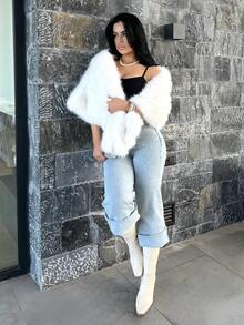 Vassilux 优雅女士蓬松披肩，冬季节日派对服装 - 白色 - 查看 1