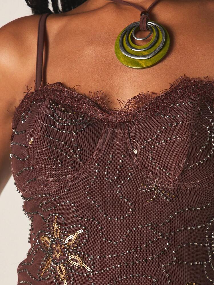 MISSGUIDED Embellished Bustier Cami Top With Beaded Star Floral Motifs And Scalloped Lace Trim For Evening Party Occasions