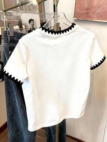 Resyla Floral Embroidery Design Simple Round Neck Short Sleeve T-Shirt, Gift For Friends - White - View 2