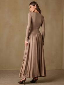 Aveloria Rosie 新款欧美复古时尚休闲撞色V领长袖连衣裙 - 駝色 - 查看 3