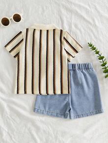 SHEIN Vintaside Kids 男婴夏季百搭休闲短袖简约上衣搭配时尚水洗牛仔短裤套装，适合日常穿着、家庭露营、外出就餐或购物。 - 彩色 - 查看 3