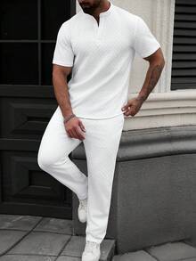 Manfinity Homme Bộ đồ nam gồm áo sơ mi tay ngắn cổ tàu cài khuy nửa thân và quần dài túi xéo màu trơn. - trắng - Xem 3