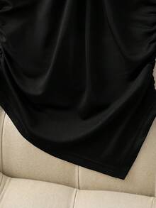 Franclia 黑色金属装饰无袖露脐上衣，针织修身夏季休闲背心，不对称下摆 - 黑色 - 查看 3