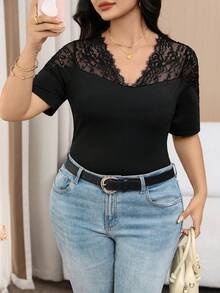 Feyla Plus Size Solid Color Lace Patchwork V-Neck Short Sleeve T-Shirt - Black - View 7