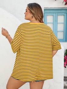 SHEIN CURVE+ Curve 尺码 US22 音乐节、海滨度假、波西米亚风女式心形条纹印花圆领短袖T恤 - 黃色 - 查看 2