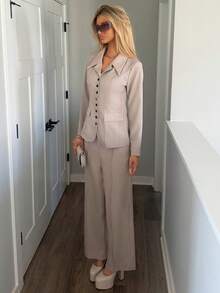 Sydney Algeri 女士杏色厚面料V领西装外套设计黑色撞色纽扣假口袋教师制服优雅职业装，感恩节万圣节氛围，秋季新款时尚必备高端端庄长袖收腰宽松直筒裤两件套 - 卡其色 - 查看 3