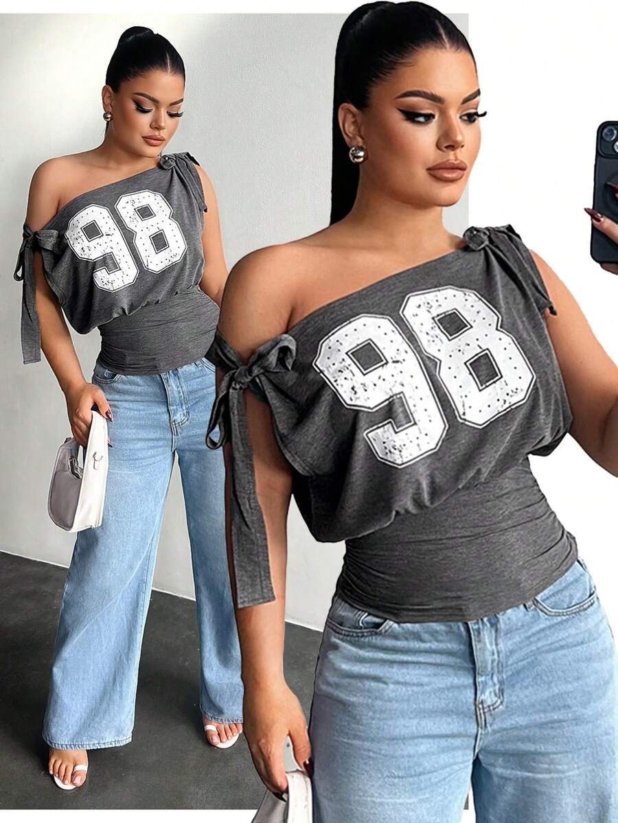 SHEIN SXY Áo thun nữ in số, kiểu dáng lệch vai, thích hợp cho lễ hội, tiệc tùng, rave, mùa hè, mùa xuân, đi biển, đi chơi, phong cách Y2K gợi cảm. - Xám - Xem 1