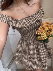Sunnyshic Vestido mini de mujer con hombros descubiertos, volantes en el bajo y diseño de cintura ajustada, en estilo a cuadros rojos, dulce y romántico para vacaciones en la playa, primavera/verano - Marrón - Ver 4